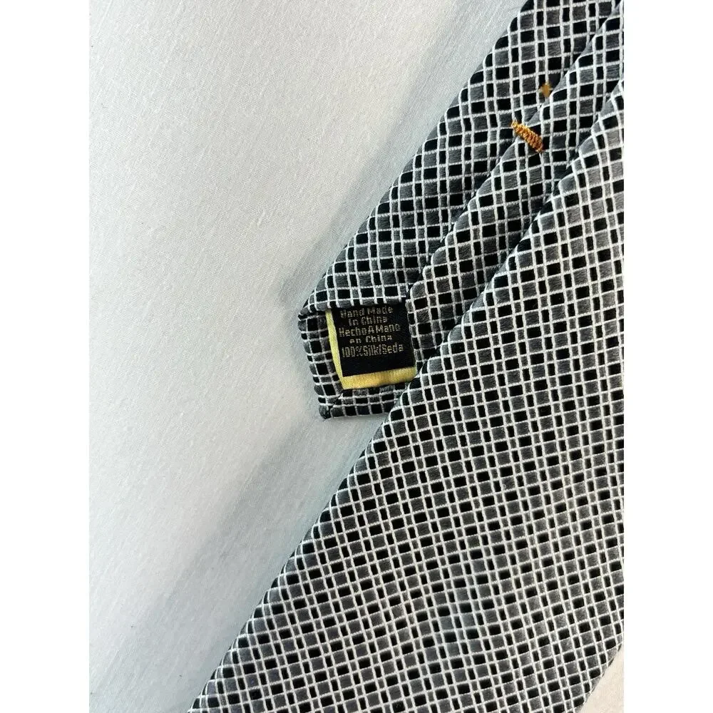 Donald J. Trump Signature Collection Men's 100% Silk Neck Tie Gold Black Gray
